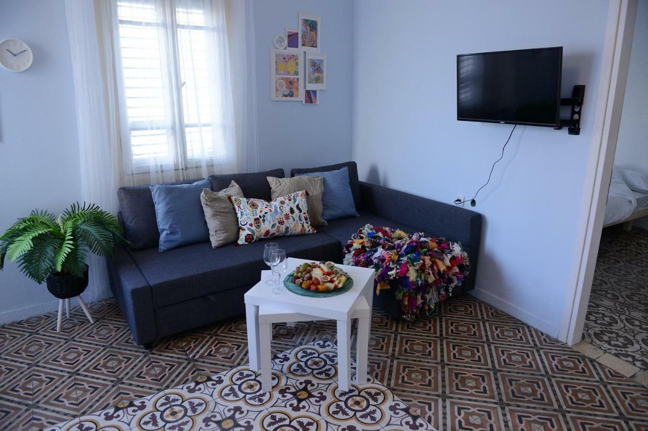 Trendy Apartments In The Heart Of Florentin With Free Netflix Tel Aviv Ruang foto
